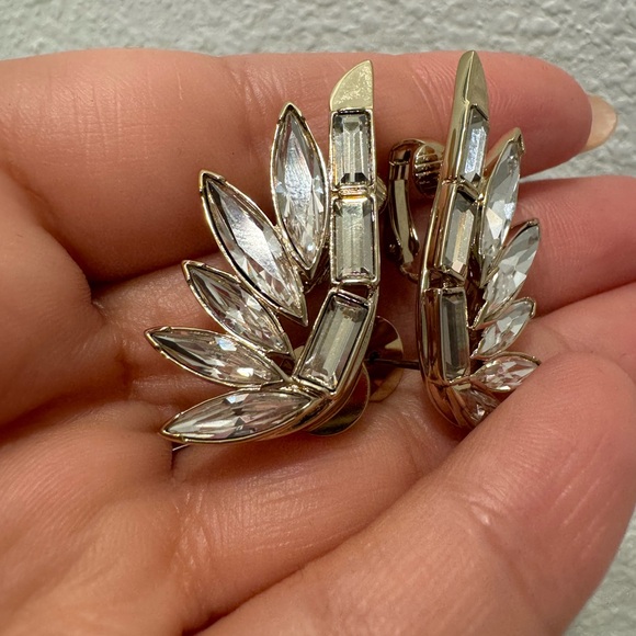 Ateilier Swarovski Wonder Woman earrings clip on/pierced - Picture 5 of 12